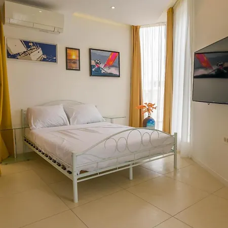 Art Gallery Apartment Murter