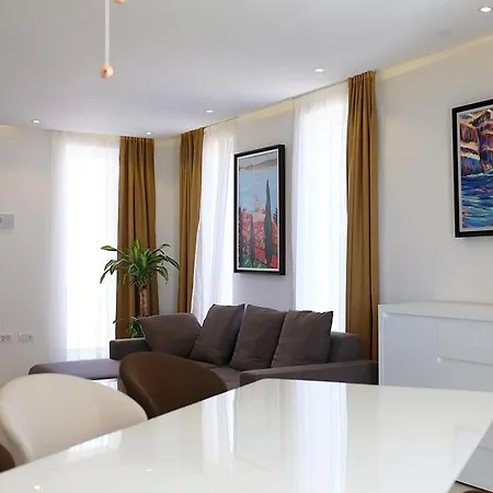 Art Gallery Apartment